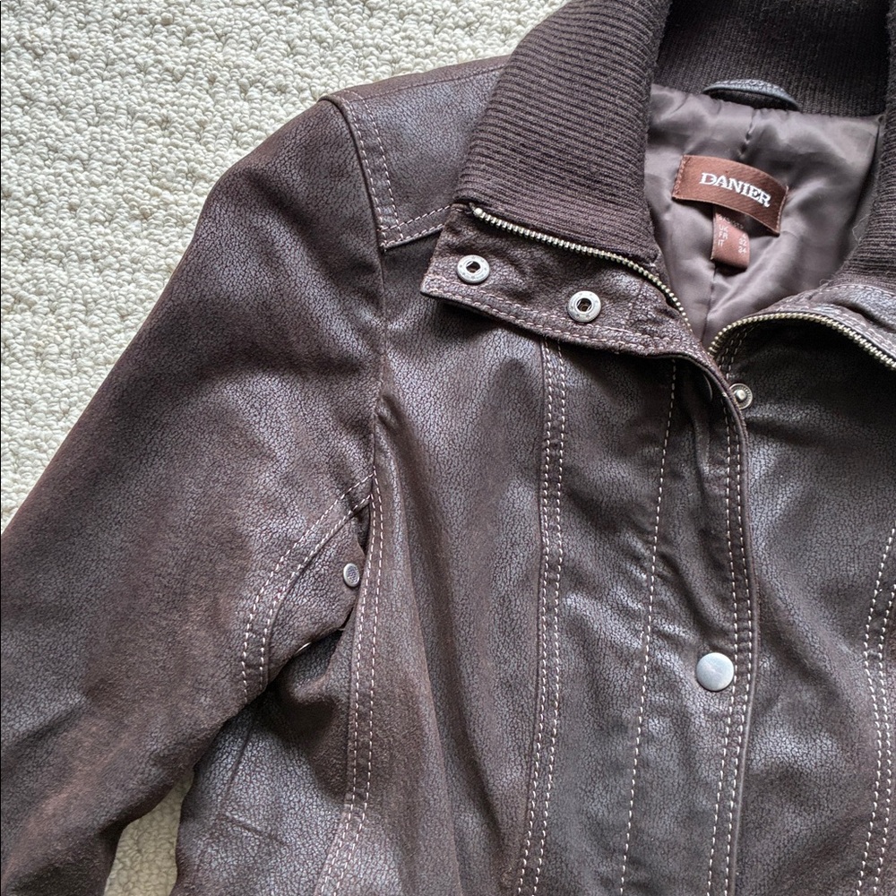 Danier Women’s Brown Leather Mid-Length Jacket Size 3XS Fits XS - Picture 2 of 13